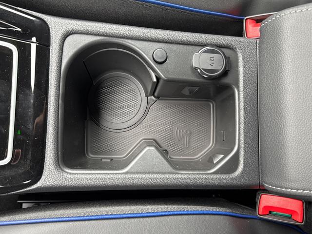Volkswagen / Golf / Silber / / / LED-PLUS+ACC+SHZ+KEYLESS+KAMERA+18 ALU, Beispielbilder, ggf. teilweise mit Sonderausstattung