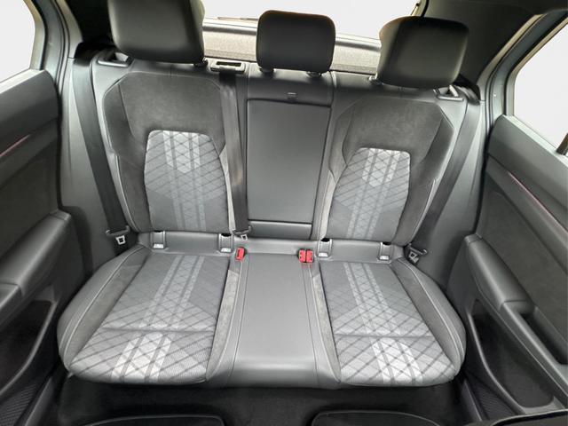 Volkswagen / Golf / Silber / / / LED-PLUS+ACC+SHZ+KEYLESS+KAMERA+18 ALU, Beispielbilder, ggf. teilweise mit Sonderausstattung