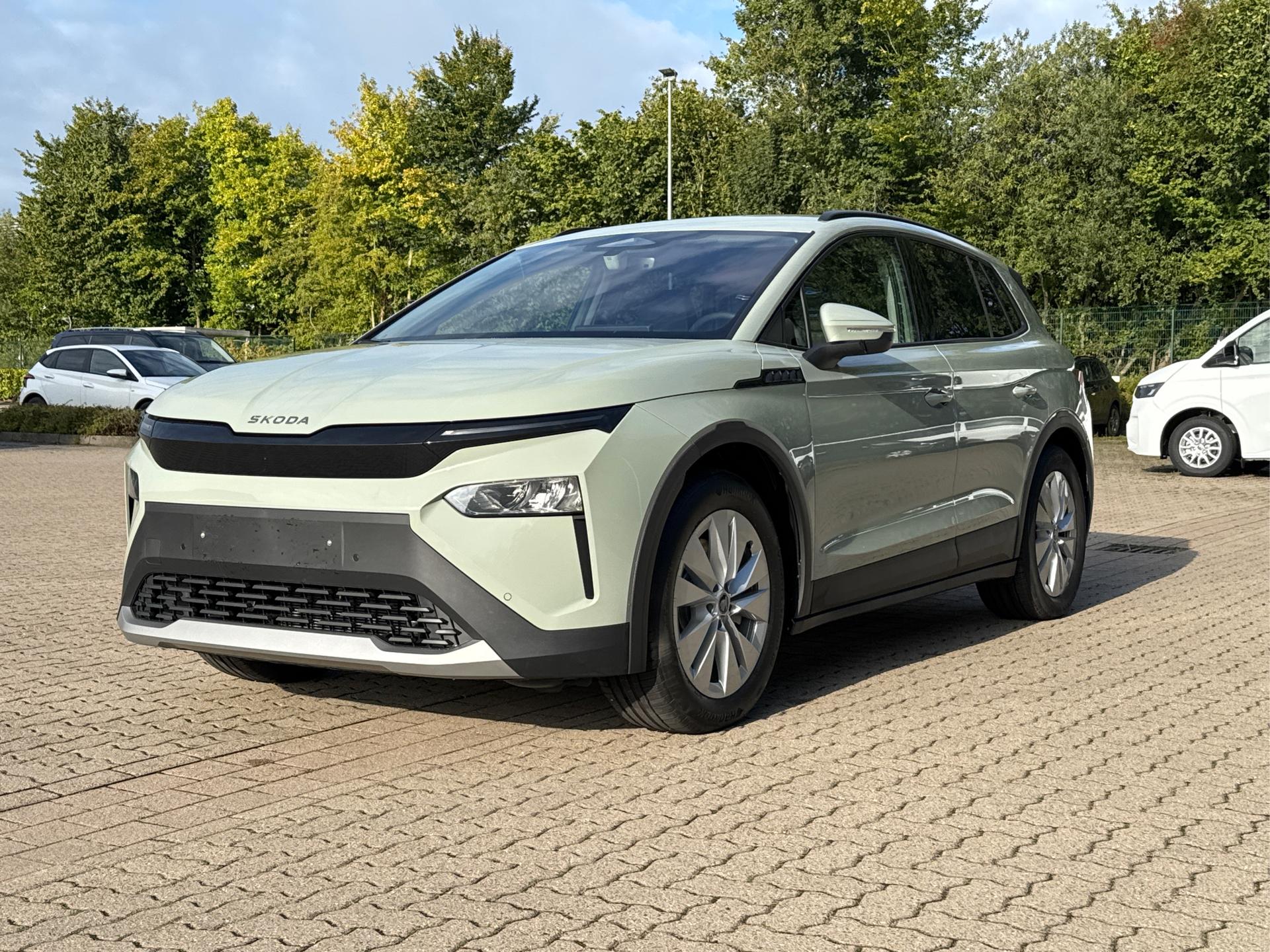 Skoda / Elroq / Grün /  /  / VERKAUFT | MH (15.09.2026) /// 60 4J GAR.+CLEVER+WINTER+NAVI+ACC+KAMERA+19 ALU+SMARTLINK+KLIMA+LED
