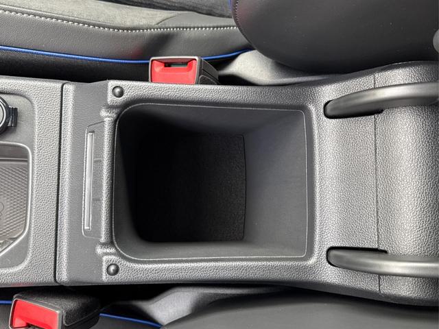 Volkswagen / Golf / Blau / / / LED-PLUS+ACC+SHZ+KEYLESS+KAMERA+18 ALU, Beispielbilder, ggf. teilweise mit Sonderausstattung