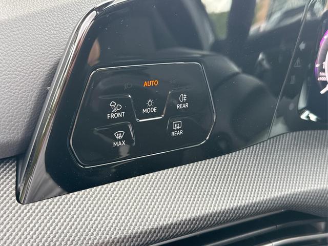 Volkswagen / Golf / Grau / / / PANO+LED-PLUS+ACC+SHZ+KEYLESS+KAMERA+18 ALU, Beispielbilder, ggf. teilweise mit Sonderausstattung