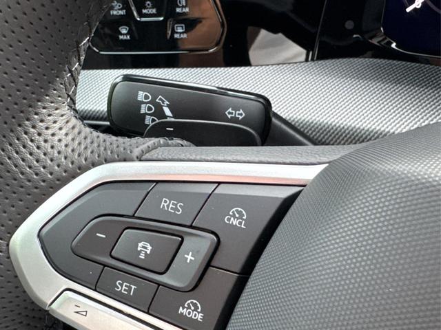 Volkswagen / Golf / Grau / / / PANO+LED-PLUS+ACC+SHZ+KEYLESS+KAMERA+18 ALU, Beispielbilder, ggf. teilweise mit Sonderausstattung