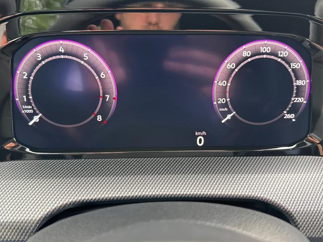 Volkswagen / Golf / Grau / / / PANO+LED-PLUS+ACC+SHZ+KEYLESS+KAMERA+18 ALU, Beispielbilder, ggf. teilweise mit Sonderausstattung