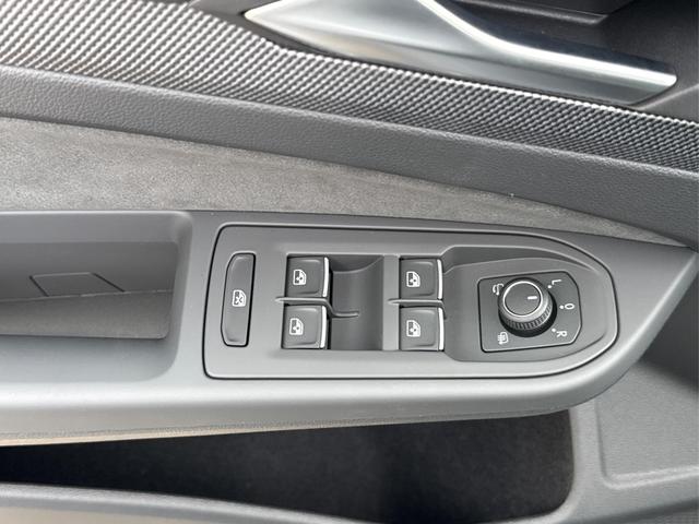 Volkswagen / Golf / Grau / / / PANO+LED-PLUS+ACC+SHZ+KEYLESS+KAMERA+18 ALU, Beispielbilder, ggf. teilweise mit Sonderausstattung