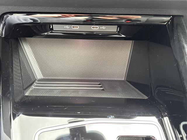Volkswagen / Golf / Grau / / / PANO+LED-PLUS+ACC+SHZ+KEYLESS+KAMERA+18 ALU, Beispielbilder, ggf. teilweise mit Sonderausstattung