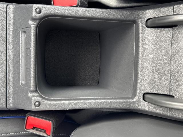 Volkswagen / Golf / Grau / / / PANO+LED-PLUS+ACC+SHZ+KEYLESS+KAMERA+18 ALU, Beispielbilder, ggf. teilweise mit Sonderausstattung