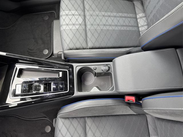 Volkswagen / Golf / Grau / / / PANO+LED-PLUS+ACC+SHZ+KEYLESS+KAMERA+18 ALU, Beispielbilder, ggf. teilweise mit Sonderausstattung