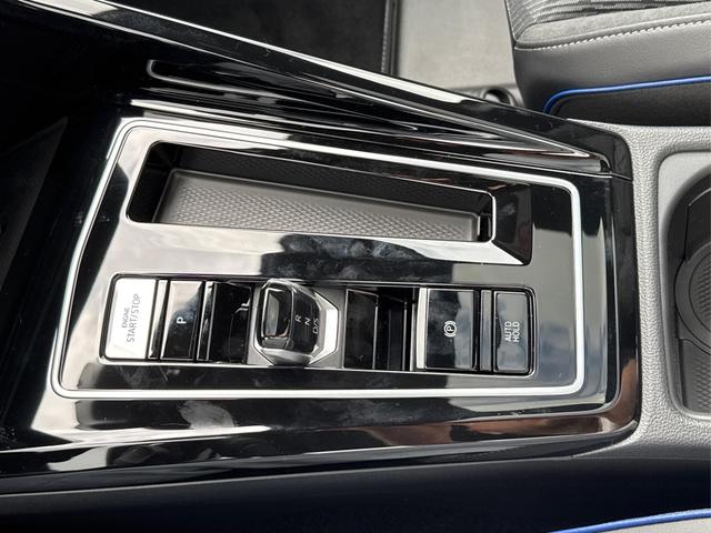 Volkswagen / Golf / Grau / / / PANO+LED-PLUS+ACC+SHZ+KEYLESS+KAMERA+18 ALU, Beispielbilder, ggf. teilweise mit Sonderausstattung