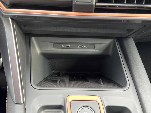 Cupra / Leon Sportstourer / Blau / / / 4x4 ST AHK+NAVI+eHK+KAMERA+MEMORY+ACC+19 ALU+LED, Beispielbilder, ggf. teilweise mit Sonderausstattung