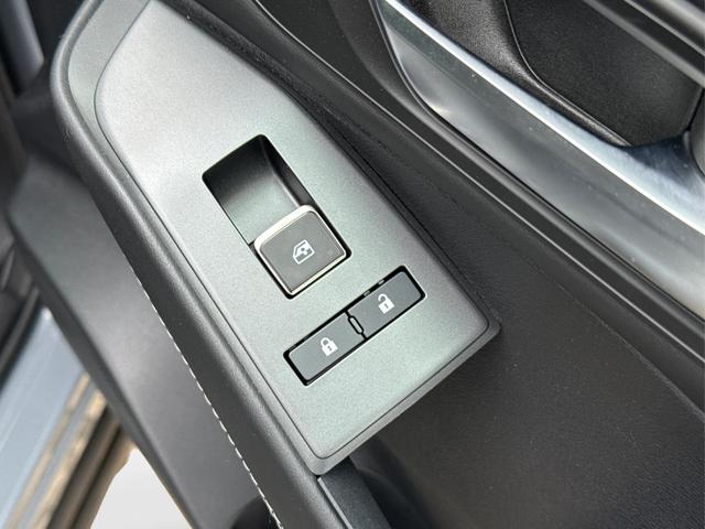 Nissan / Qashqai / Grau / / / QQ N-Connecta PANORAMA+beh.SCHEIBE+NAVI+AHK+ACC+WINTER