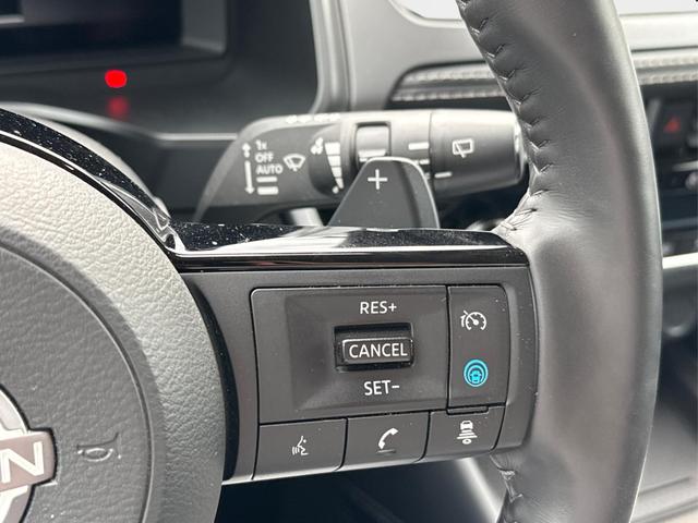 Nissan / Qashqai / Grau / / / QQ N-Connecta PANORAMA+beh.SCHEIBE+NAVI+AHK+ACC+WINTER