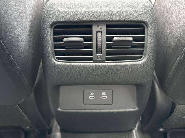 Nissan / Qashqai / Grau / / / QQ N-Connecta PANORAMA+beh.SCHEIBE+NAVI+AHK+ACC+WINTER