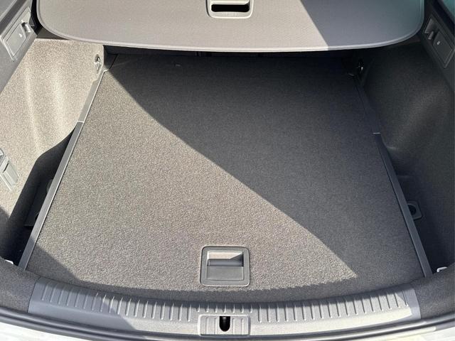 Cupra / Leon Sportstourer / Grau / / / ST 4x4 AHK+eHK+NAVI+ACC+SHZ+18 ALU+LED, Beispielbilder, ggf. teilweise mit Sonderausstattung