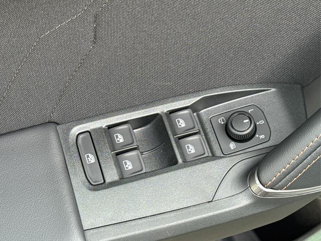 Cupra / Leon Sportstourer / Grau / / / ST 4x4 AHK+eHK+NAVI+ACC+SHZ+18 ALU+LED, Beispielbilder, ggf. teilweise mit Sonderausstattung