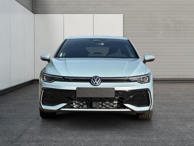 Volkswagen / Golf / Blau / / / LED-PLUS+ACC+SHZ+KEYLESS+KAMERA+18 ALU, Beispielbilder, ggf. teilweise mit Sonderausstattung
