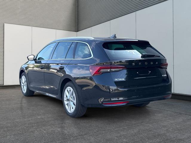 Skoda / Octavia Combi / Schwarz / / / ACC+AHK+eHK+KAM+PDC+LED+17 ALU+SHZ
