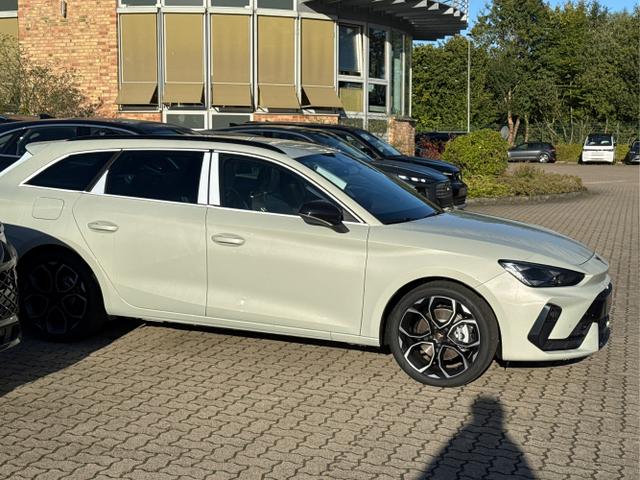 Cupra / Leon Sportstourer / Grau / / / ST AHK+NAVI+eHK+KAMERA+ACC+SHZ+18 ALU+LED, Beispielbilder, ggf. teilweise mit Sonderausstattung