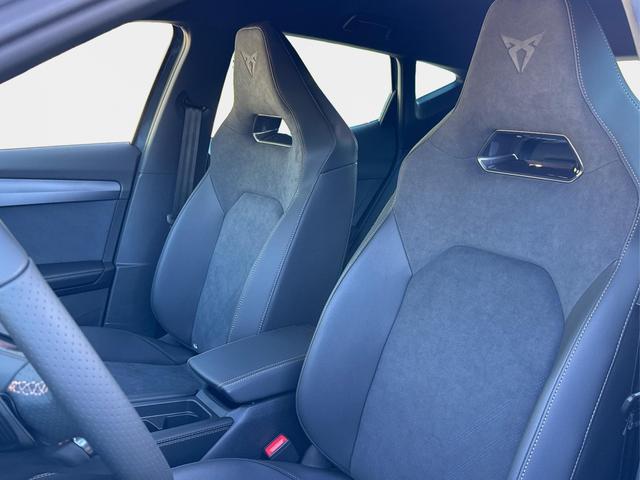 Cupra / Formentor / Blau / / / 4x4 AHK+NAVI+KAMERA+eHK+KESSY+ACC+19 ALU+LED+FULL LINK, Beispielbilder, ggf. teilweise mit Sonderausstattung