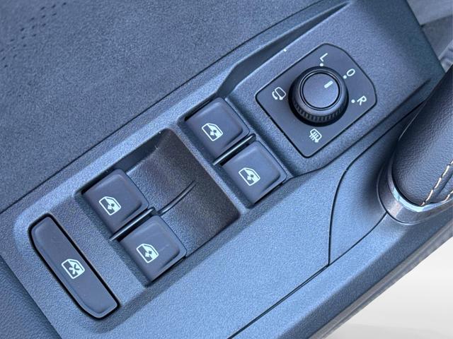 Cupra / Formentor / Blau / / / 4x4 AHK+NAVI+KAMERA+eHK+KESSY+ACC+19 ALU+LED+FULL LINK, Beispielbilder, ggf. teilweise mit Sonderausstattung