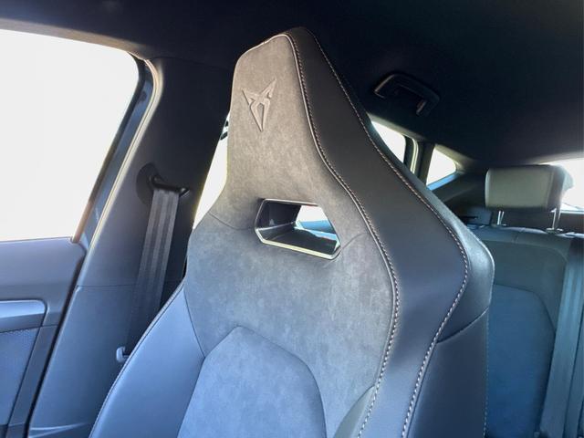 Cupra / Formentor / Blau / / / 4x4 AHK+NAVI+KAMERA+eHK+KESSY+ACC+19 ALU+LED+FULL LINK, Beispielbilder, ggf. teilweise mit Sonderausstattung