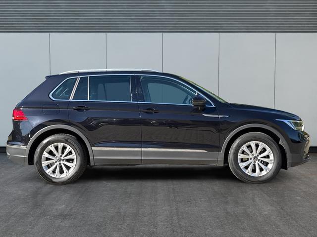 Volkswagen / Tiguan / Schwarz / / / Tiguan AHK+NAVI+KAMERA+ERGOActive+KESSY+WINTER