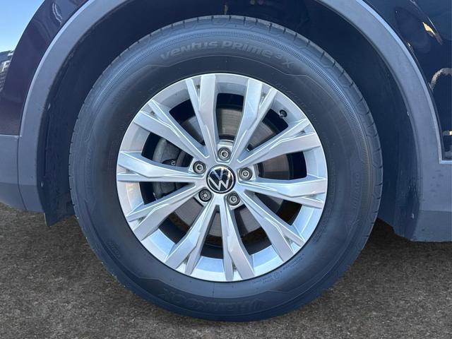 Volkswagen / Tiguan / Schwarz / / / Tiguan AHK+NAVI+KAMERA+ERGOActive+KESSY+WINTER