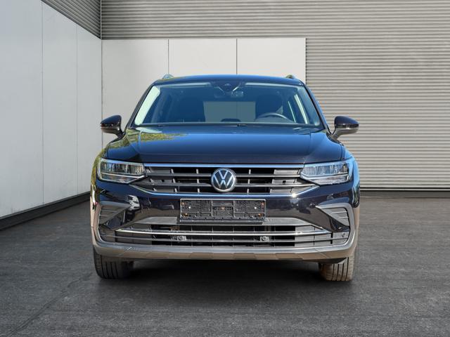 Volkswagen / Tiguan / Schwarz / / / Tiguan AHK+NAVI+KAMERA+ERGOActive+KESSY+WINTER