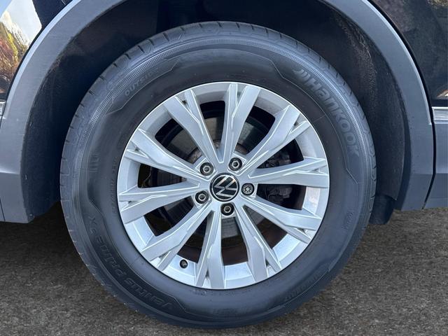 Volkswagen / Tiguan / Schwarz / / / Tiguan AHK+NAVI+KAMERA+ERGOActive+KESSY+WINTER