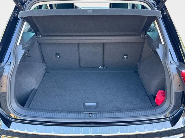 Volkswagen / Tiguan / Schwarz / / / Tiguan AHK+NAVI+KAMERA+ERGOActive+KESSY+WINTER