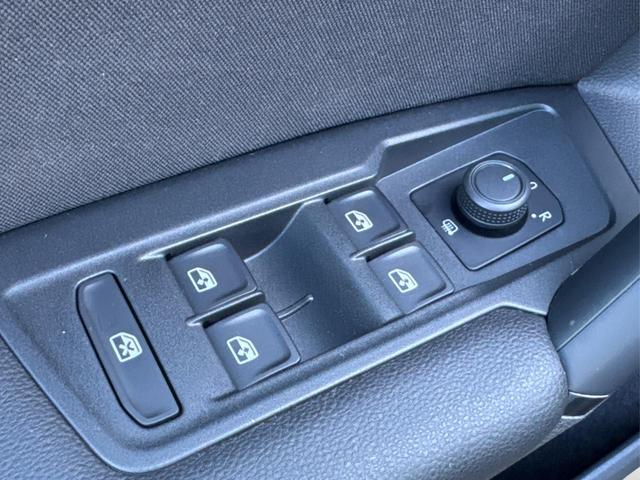 Volkswagen / Tiguan / Schwarz / / / Tiguan AHK+NAVI+KAMERA+ERGOActive+KESSY+WINTER