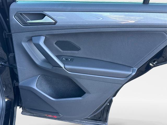 Volkswagen / Tiguan / Schwarz / / / Tiguan AHK+NAVI+KAMERA+ERGOActive+KESSY+WINTER