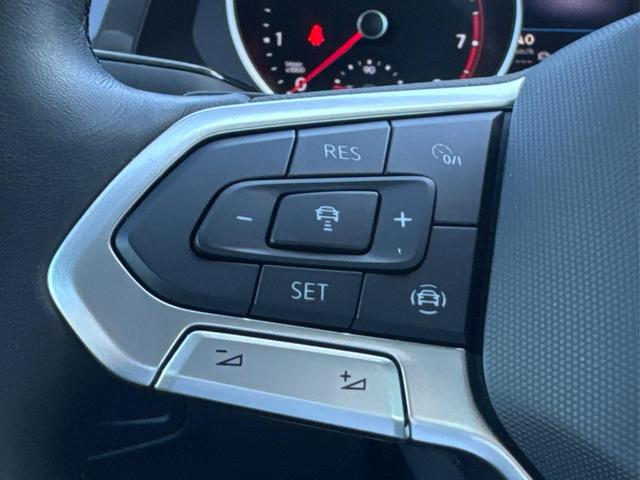 Volkswagen / Tiguan / Schwarz / / / Tiguan AHK+NAVI+KAMERA+ERGOActive+KESSY+WINTER