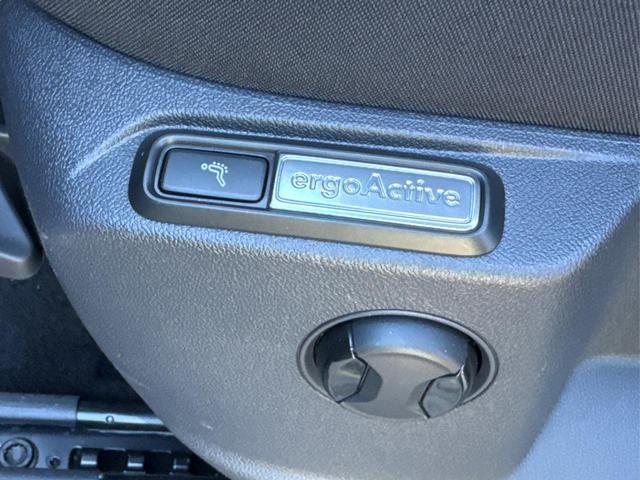 Volkswagen / Tiguan / Schwarz / / / Tiguan AHK+NAVI+KAMERA+ERGOActive+KESSY+WINTER