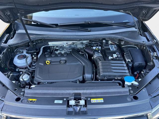 Volkswagen / Tiguan / Schwarz / / / Tiguan AHK+NAVI+KAMERA+ERGOActive+KESSY+WINTER