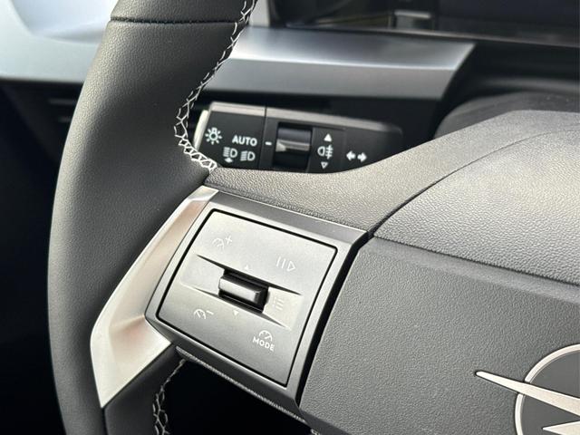 Opel / Frontera / Schwarz / / / NAVI+SHZ+KAMERA+LED+KLIMA+TEMPOMAT+17 ALU, Beispielbilder, ggf. teilweise mit Sonderausstattung