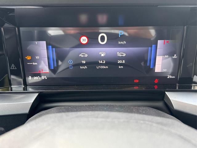 Opel / Frontera / Schwarz / / / NAVI+SHZ+KAMERA+LED+KLIMA+TEMPOMAT+17 ALU, Beispielbilder, ggf. teilweise mit Sonderausstattung