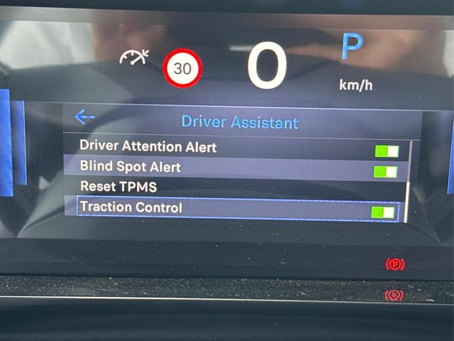 Opel / Frontera / Schwarz / / / NAVI+SHZ+KAMERA+LED+KLIMA+TEMPOMAT+17 ALU, Beispielbilder, ggf. teilweise mit Sonderausstattung