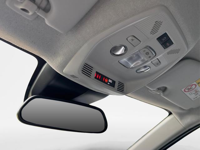 Opel / Frontera / Schwarz / / / NAVI+SHZ+KAMERA+LED+KLIMA+TEMPOMAT+17 ALU, Beispielbilder, ggf. teilweise mit Sonderausstattung