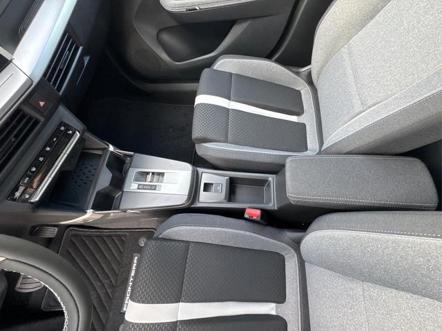 Opel / Frontera / Schwarz / / / NAVI+SHZ+KAMERA+LED+KLIMA+TEMPOMAT+17 ALU, Beispielbilder, ggf. teilweise mit Sonderausstattung