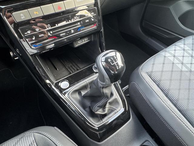 Volkswagen / T-Cross / / / / NAVI+SHZ+MATRIX+ACC+KAMERA+18''ALU, Beispielbilder, ggf. teilweise mit Sonderausstattung