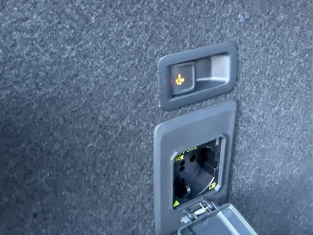 Cupra / Leon Sportstourer / Grau / / / ST AHK+NAVI+eHK+KAMERA+ACC+SHZ+18 ALU+LED