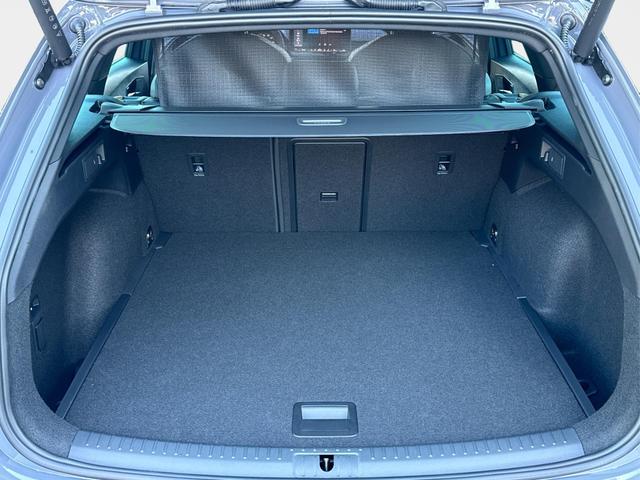 Cupra / Leon Sportstourer / Grau / / / ST AHK+NAVI+eHK+KAMERA+ACC+SHZ+18 ALU+LED