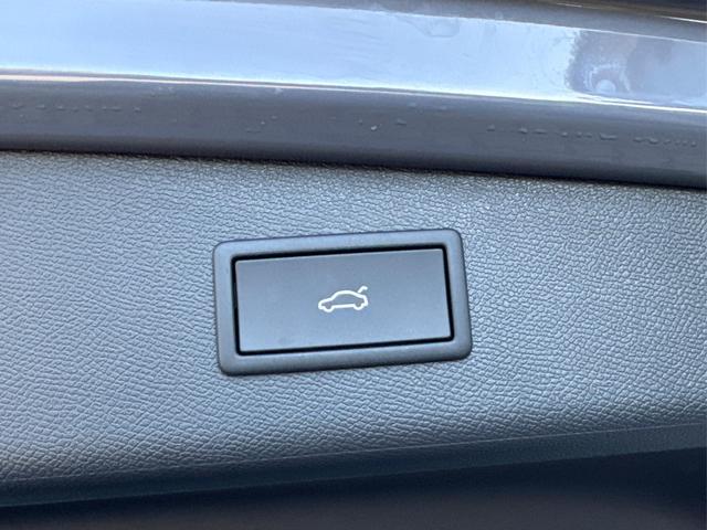 Cupra / Leon Sportstourer / Grau / / / ST AHK+NAVI+eHK+KAMERA+ACC+SHZ+18 ALU+LED