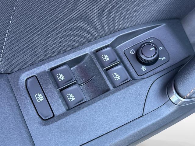 Cupra / Leon Sportstourer / Grau / / / ST AHK+NAVI+eHK+KAMERA+ACC+SHZ+18 ALU+LED