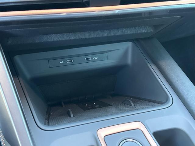 Cupra / Leon Sportstourer / Violett / / / ST AHK+NAVI+eHK+KAMERA+ACC+SHZ+18 ALU+LED, Beispielbilder, ggf. teilweise mit Sonderausstattung