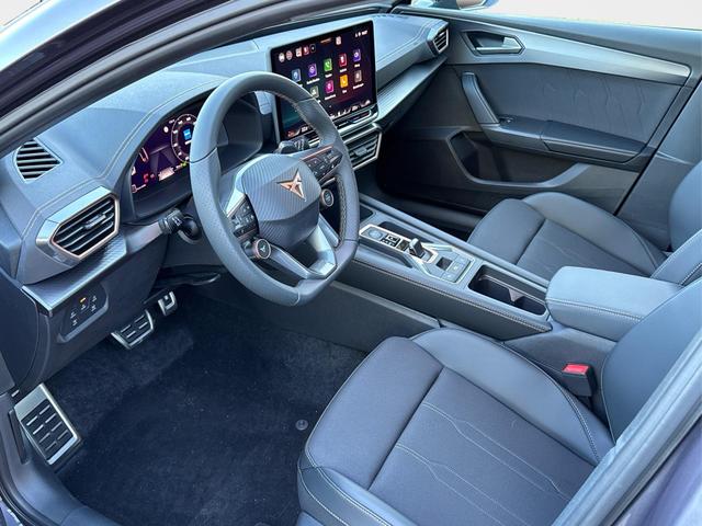 Cupra / Leon Sportstourer / Violett / / / ST AHK+NAVI+eHK+KAMERA+ACC+SHZ+18 ALU+LED, Beispielbilder, ggf. teilweise mit Sonderausstattung