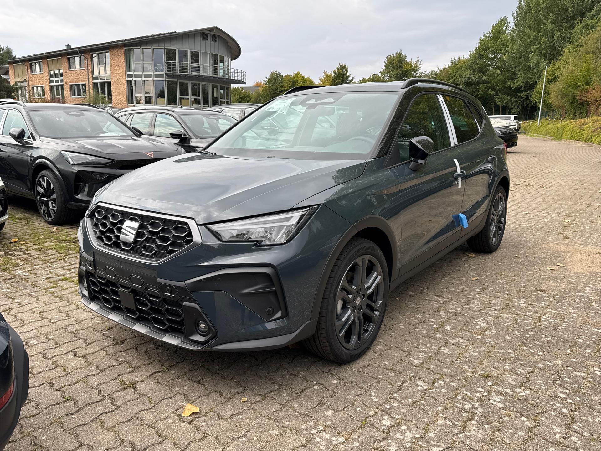 Seat / Arona /  /  /  / KAMERA+PDC+LED+18 ALU+ACC