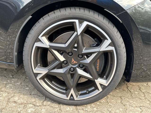 Cupra / Leon Sportstourer / Schwarz / / / 4x4 ST AHK+NAVI+eHK+KAMERA+MEMORY+ACC+19 ALU+LED, Beispielbilder, ggf. teilweise mit Sonderausstattung