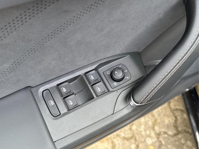 Cupra / Leon Sportstourer / Schwarz / / / 4x4 ST AHK+NAVI+eHK+KAMERA+MEMORY+ACC+19 ALU+LED, Beispielbilder, ggf. teilweise mit Sonderausstattung