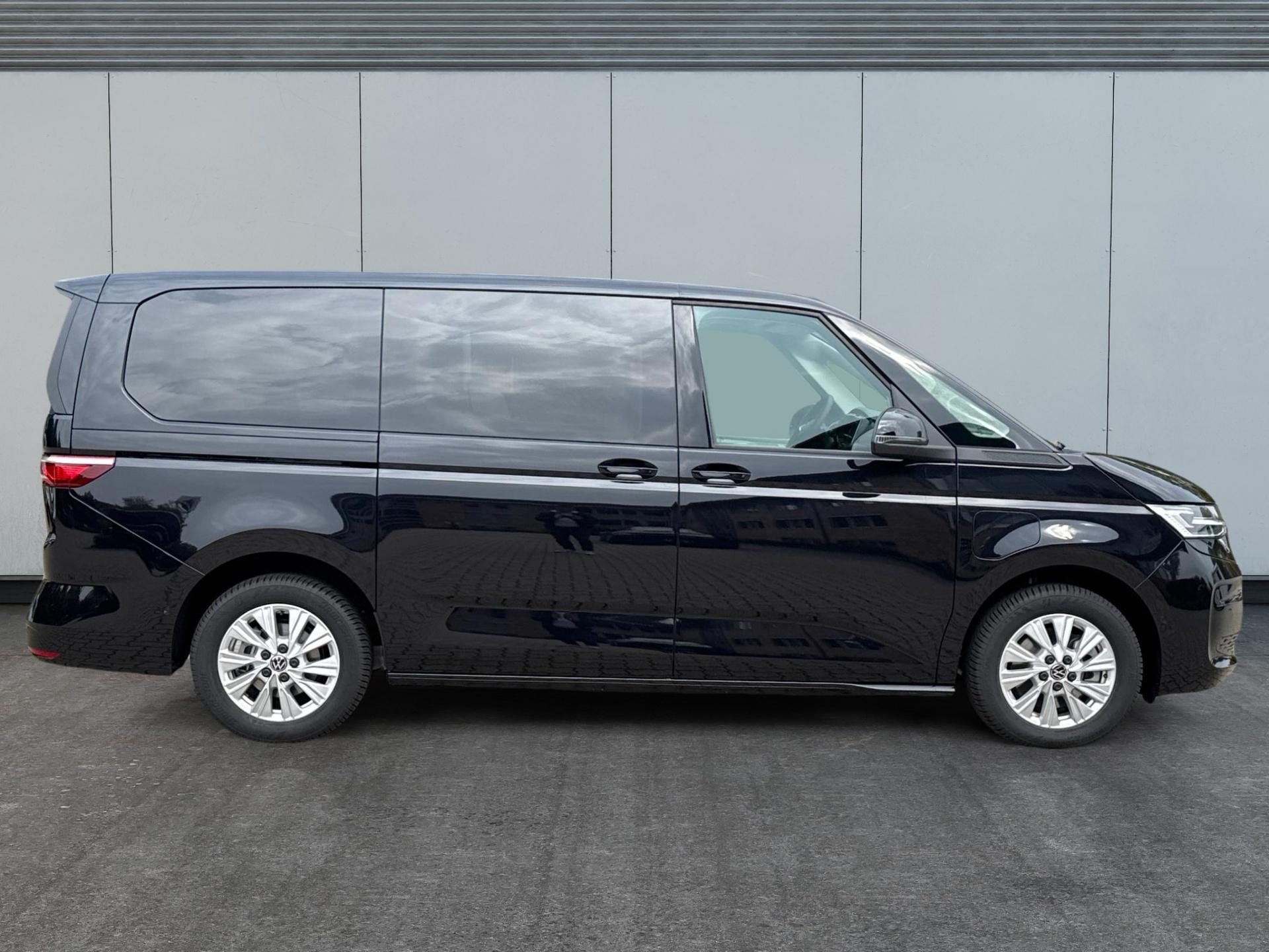 Volkswagen / T7 Multivan /  /  /  / LANG 4x4+7-SITZER+MATRIX+AHK+KAMERA+SHZ+17 ALU